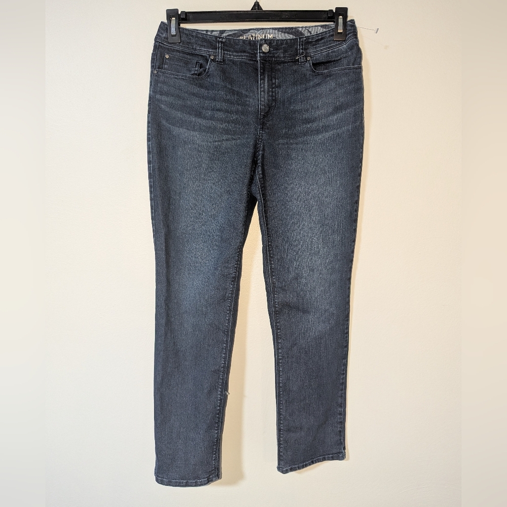 6 Platinum Chico's Dark‎ Wash Ankle Fit Jeans